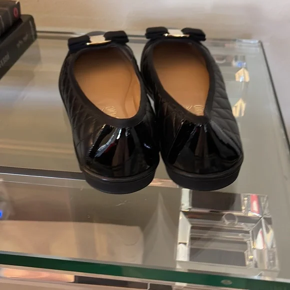 Authentic Ferragamo Classic Ballet Flats - Picture 2 of 4